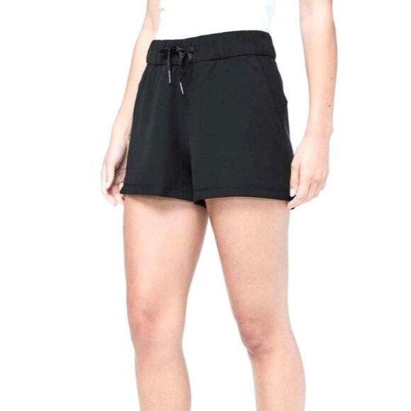 lululemon athletica Pants - Lululemon On The Fly Short Sz 4 2.5"